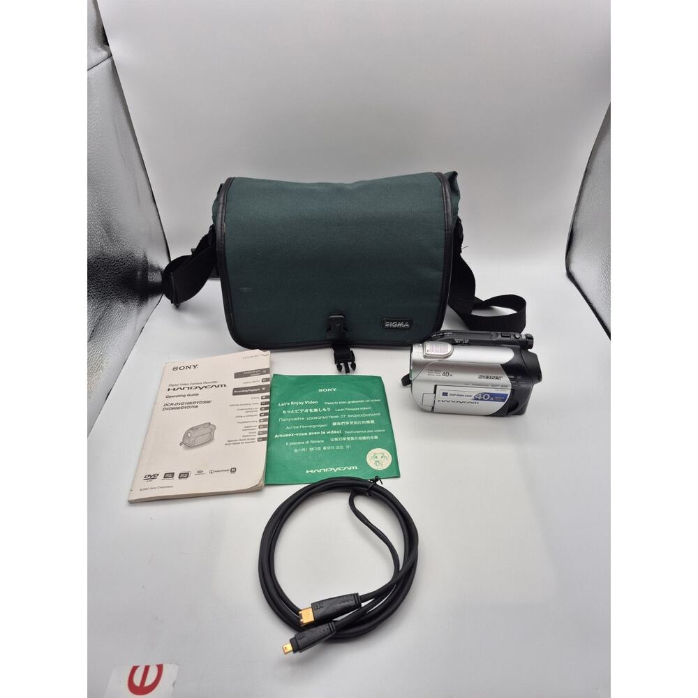 Sony Handycam DCR-DVD108 with Battery/Manual/Bag UNTESTED AS-IS